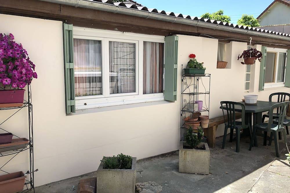 Cosy cottage in a garden in Vigneux-sur-Seine, Essonne