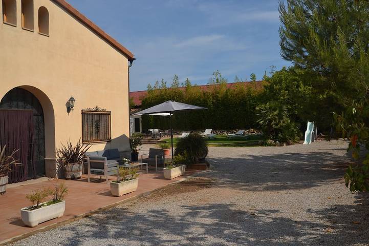 Location de vacances pour 14 personnes, avec jacuzzi et jardin dans San Martin Sarroca - 4