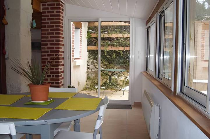 Location de vacances pour 4 personnes, avec jardin à Chargé - 4