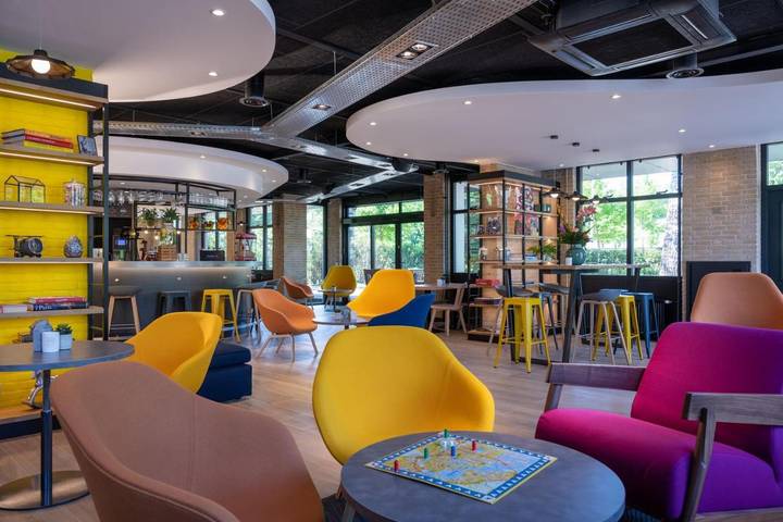Hotel voor 2 personen, met Terras in Amsterdam-Zuidoost