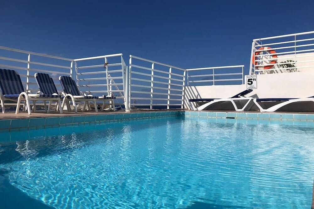 Hel lägenhet, Discount 2024🌞central 🔹pool ❤️ near shops in Qawra, St. Paul's Bay