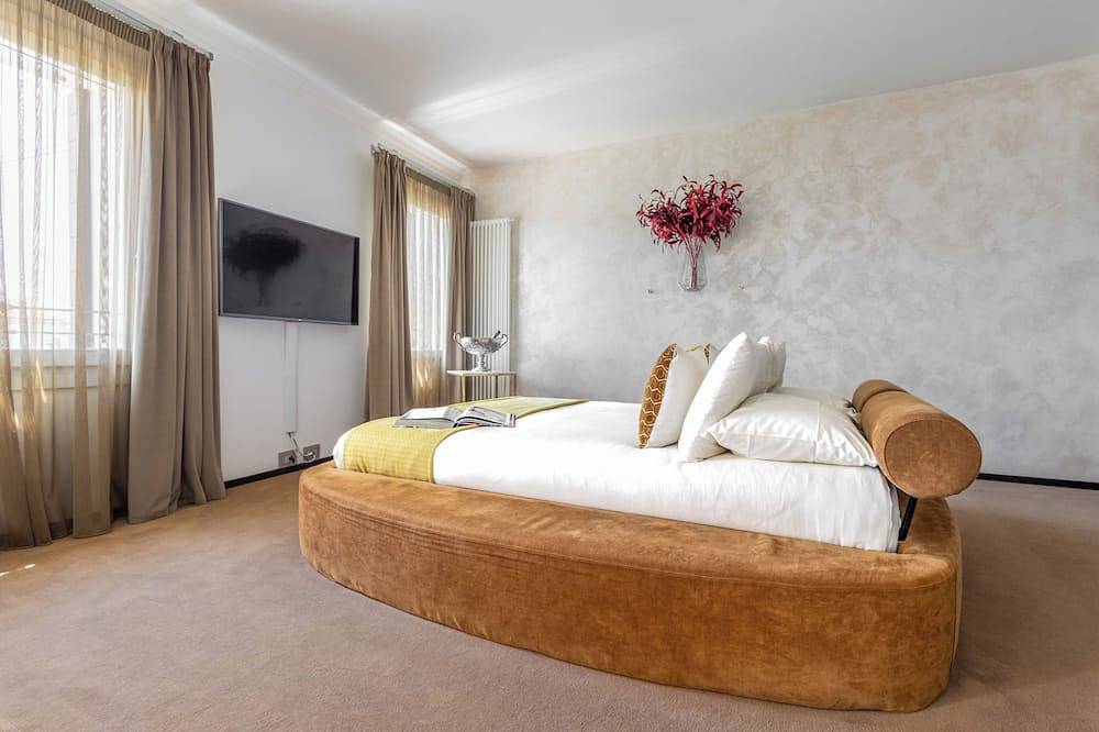 Apartamento entero, Suite Ametista con vista panorámica al canal y balcón. in Murano, Provincia de Venezia