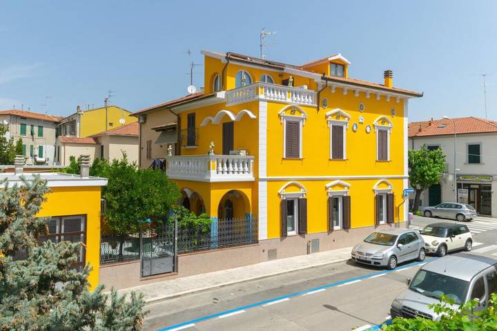 B&b per 3 persone, con Balcone e Terrazza nonché Giardino e Panorama a Follonica