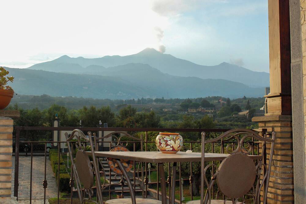 EtnaRo | Views of Mount Etna, Silence, and Mediterranean Light in Zafferana Etnea, Etna