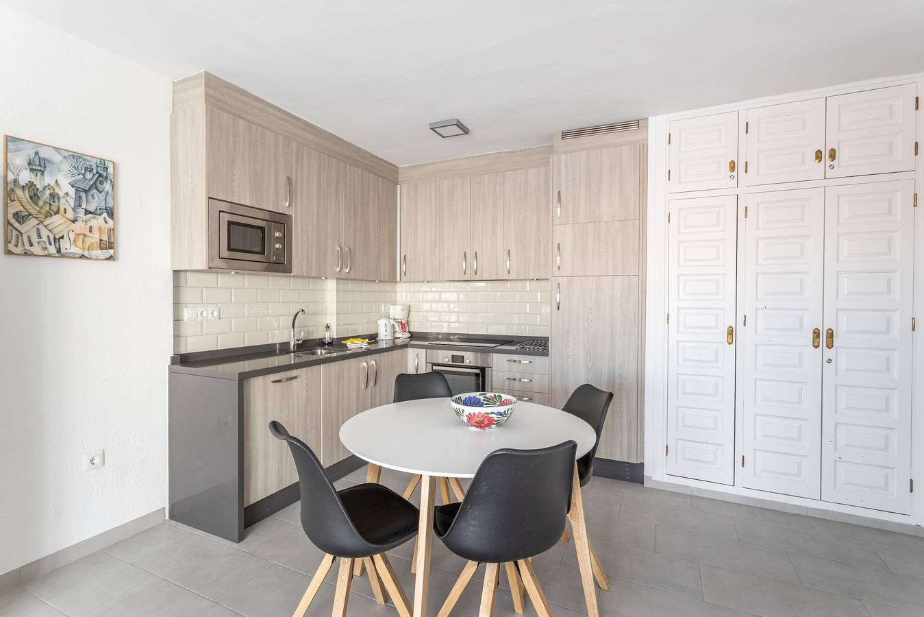 Entire apartment, A410 Frontline Apartment Near the Beach with Sea View, Pool, Wi-Fi & A/C in Playa de la Torrecilla, Nerja
