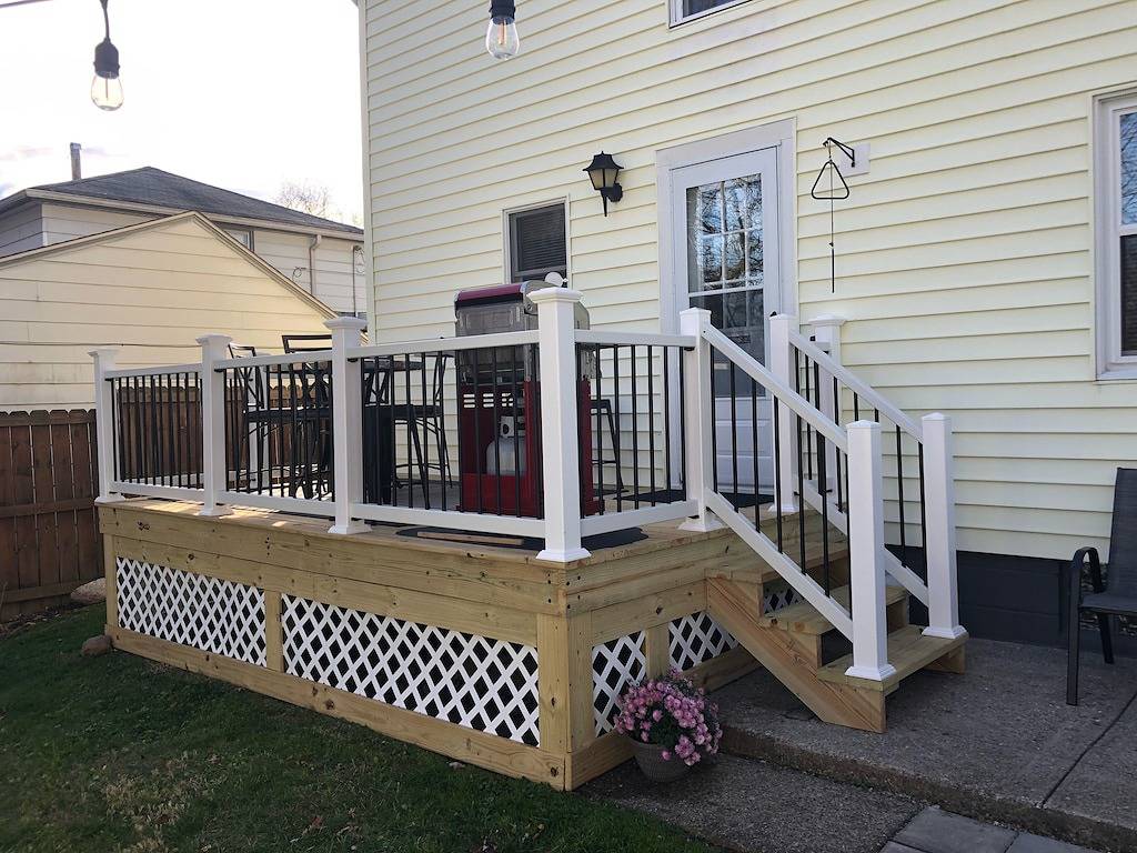 Cozy and completely updated The Farmhouse at Lanterman's Village in Youngstown, Mahoning County