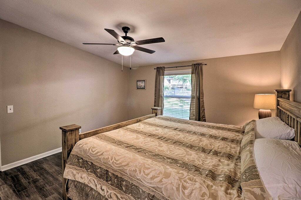 Lake Hamilton Home w/ Dock: 8 Mi to Hot Springs Np in Ouachita National Forest