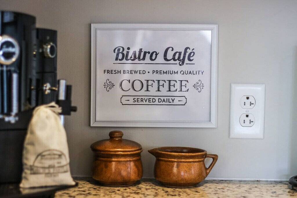 Neubau! Veranda n 'Weide Farm von Buffalo Mountain Getaway in Blue Ridge Parkway, Meadows of Dan