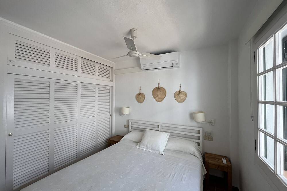 Apartamento entero, Vistas. Zona de baño en el mar. Piscina in Fornells, Es Mercadal