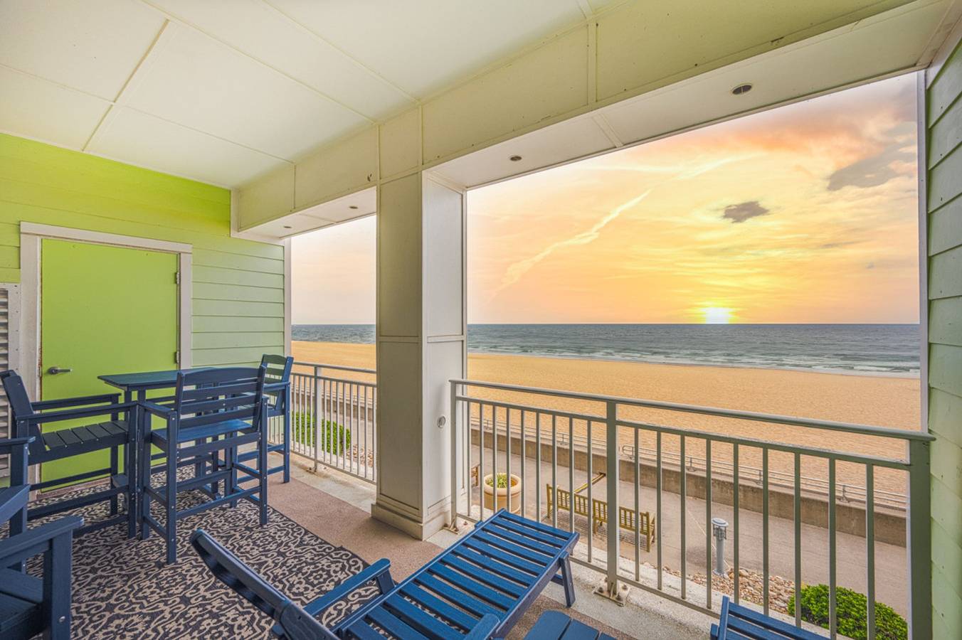 Geheel appartement, New! Beachfront 3bd / 2Bth/Pool/ 104A in Sandbridge Beach, Sandbridge