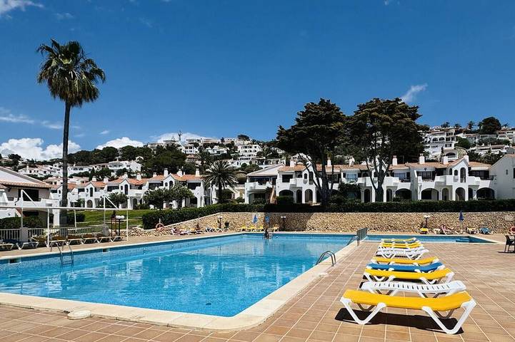Ferienwohnung für 4 Personen, mit Balkon und Pool in Son Bou