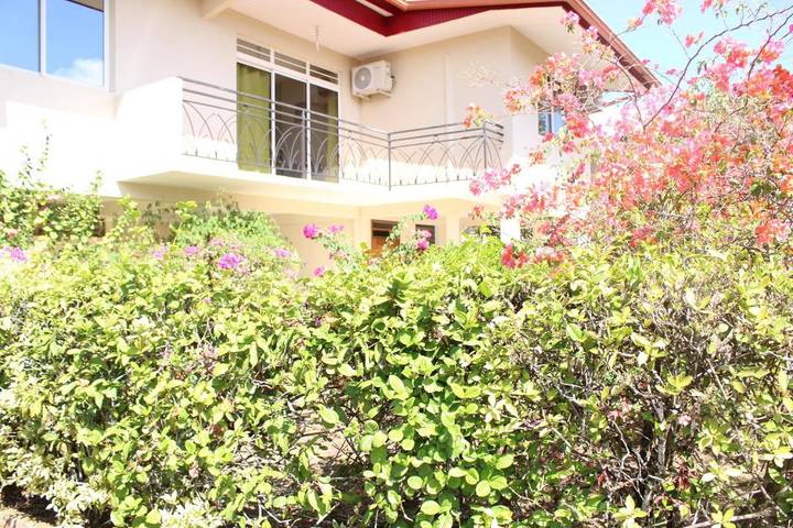 Apartamento de vacaciones para 6 personas, con balcón además de jardín y vistas - 1