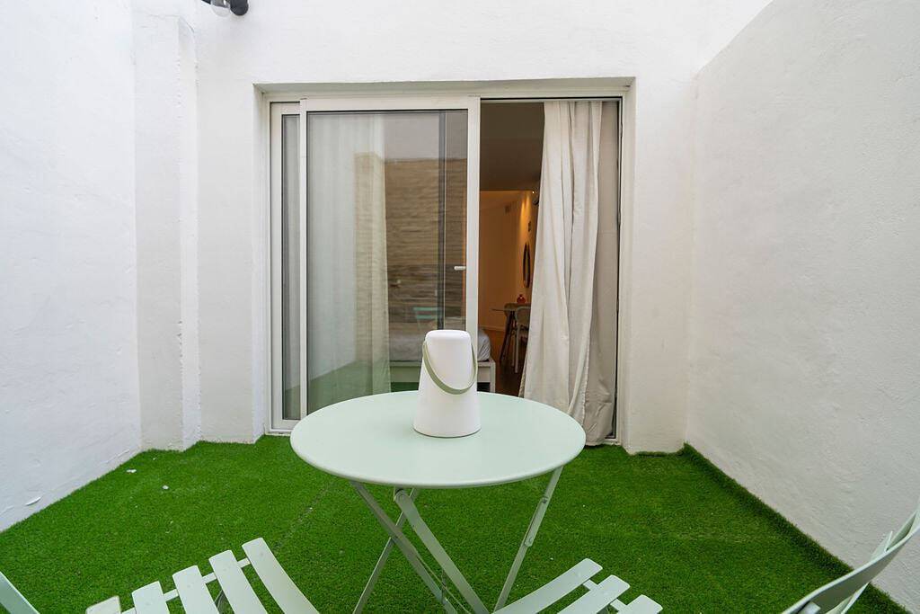 Studio entier, Vlc Host - Vicente Brull B in Valence (Espagne), Costa de Valencia