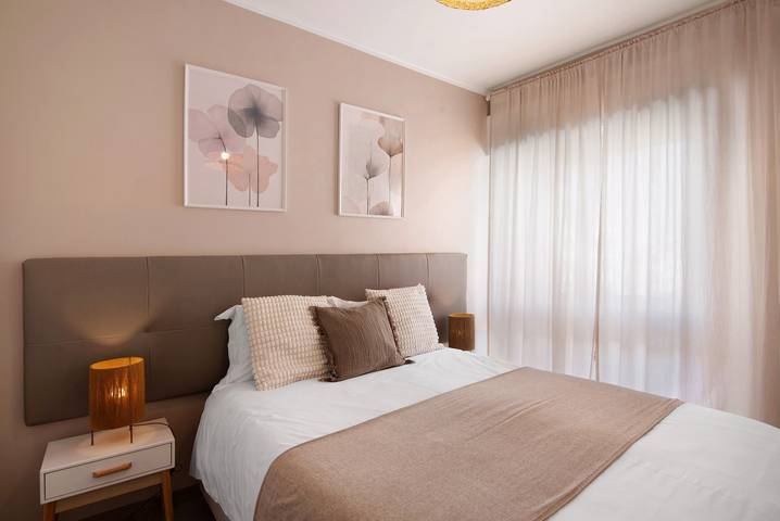 Apartamento inteiro, Apartamento 'Casa Maria' com varanda, ar condicionado e Wi-Fi in São Pedro (Faro), Faro (Sé e São Pedro)