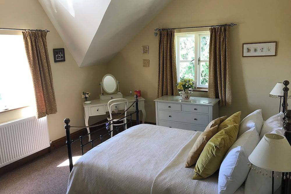 Entire apartment, Characterful Apartment With Stunning Countryside Views in Hay-on-Wye, Brecon Beacons