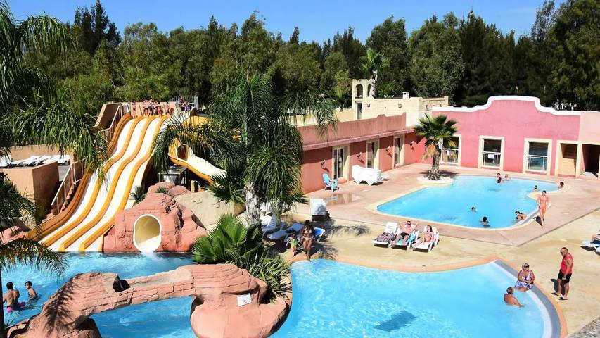 Camping für 4 Personen, mit Terrasse und Sauna in Hyeres