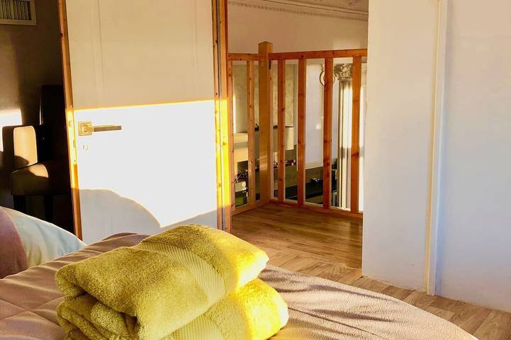 Entire apartment, Flat in Beausoleil, Monaco: double glazing, terrace, sea view & paying parking in Beausoleil, Mediterranean Coast (France)