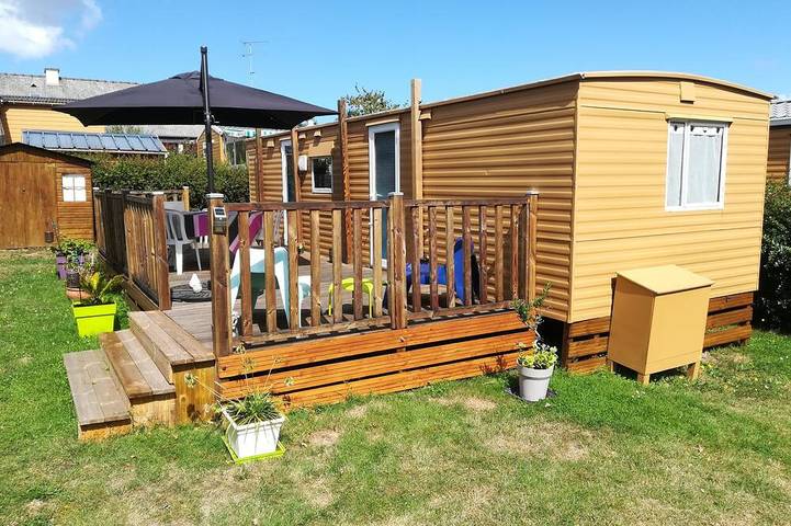Wohnwagen für 4 Personen, mit Garten und Terrasse - 1