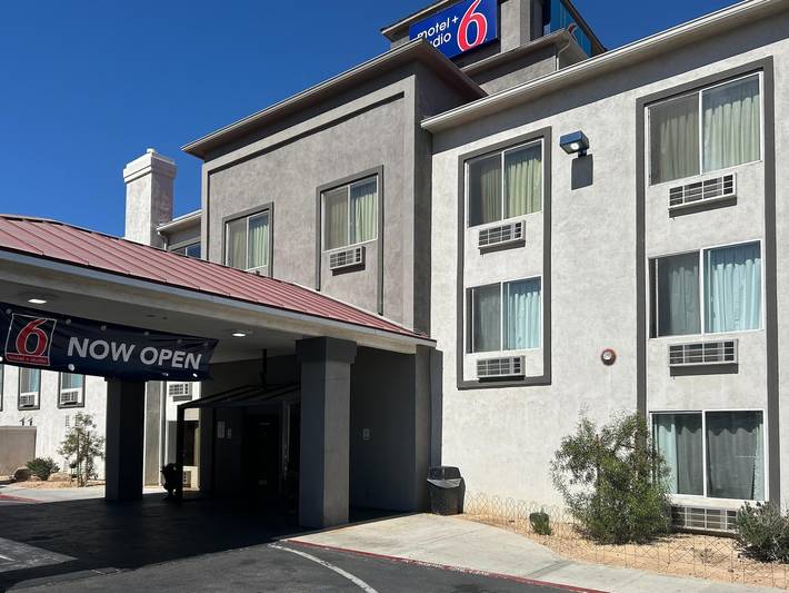 Ganze Wohnung, 2 Queensize-Betten | Nichtraucherzimmer, Kühlschrank in San Bernardino County