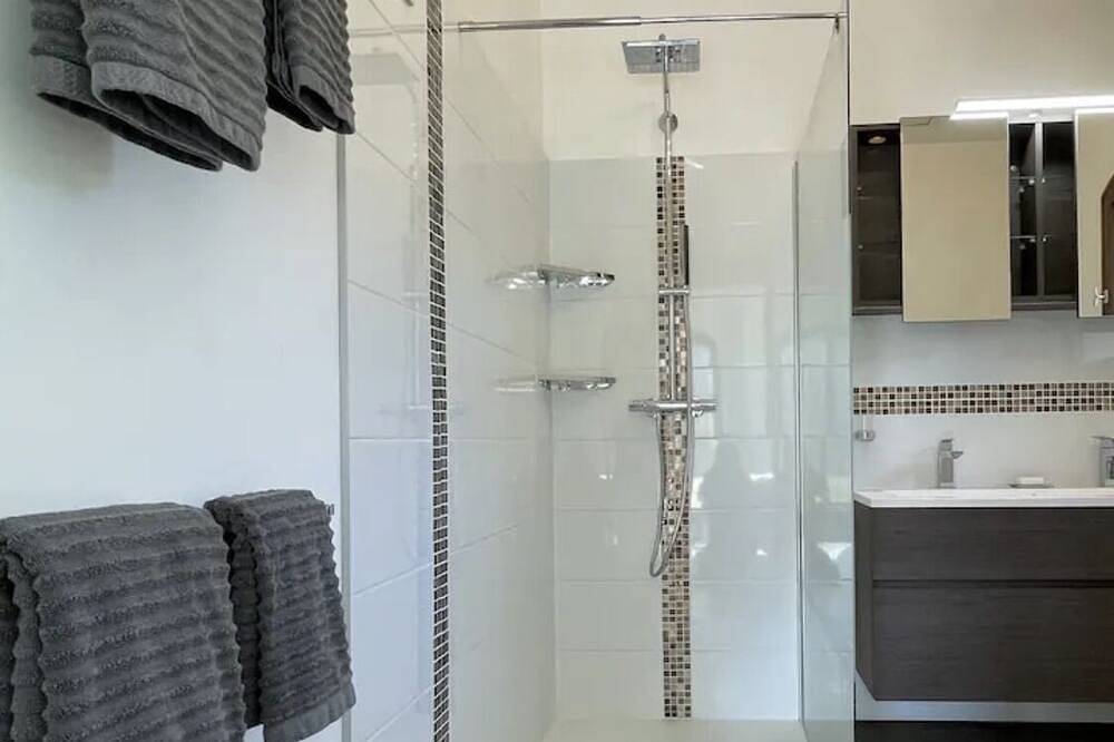 Villa Monti: Luxury Villa, Large Pool, Air Con, Amazing Views in Menton, Mittelmeerküste (Frankreich)