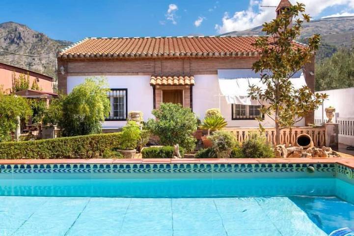 Casa rural para 6 personas, con jardín y piscina en Nigüelas