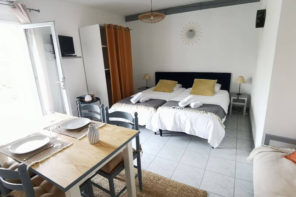 Appartement entier, Fauvette, Gîte 2 personnes avec Piscine chauffée, Marais Poitevin in Chaillé-les-Marais, Fontenay-le-Comte