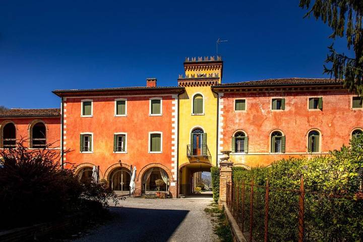 Casa vacanza per 2 persone, con Terrazza e Giardino nonché Piscina e Panorama a San Pietro di Feletto