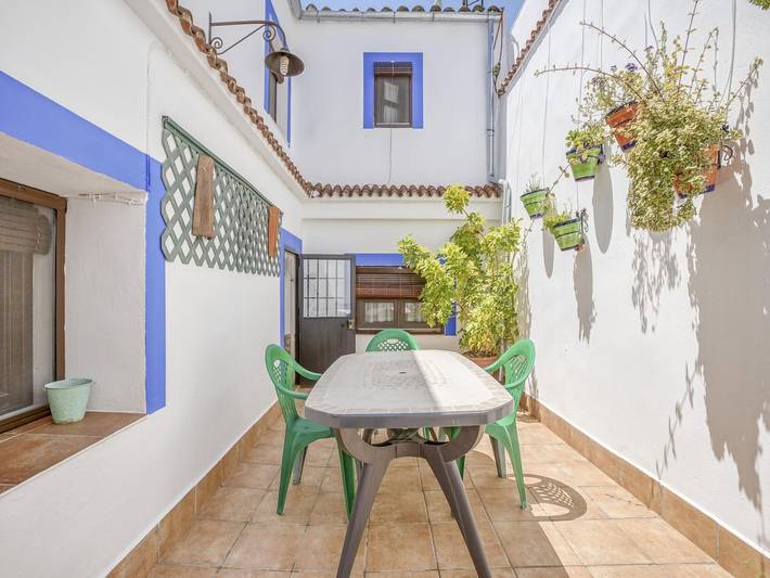 Comfy Holiday Home in Carcabuey with Patio in Carcabuey, Sierras Subbéticas