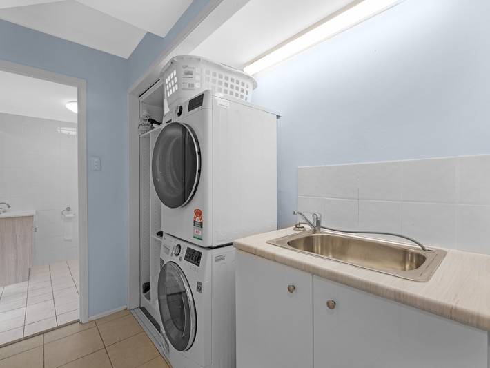 Appartement entier, The Palms - Retraite balnéaire avec piscine, jardin et barbecue in Fraser Coast