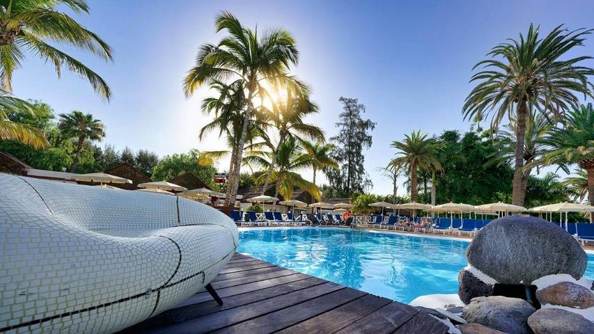 Hôtel pour 10 personnes, avec Jacuzzi et Terrasse ainsi que Jardin et Piscine à San Agustin