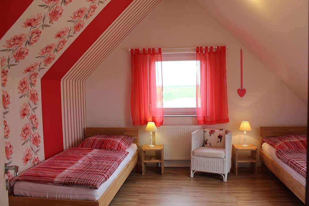 Ganze Wohnung, \"Landhaus Rothenburg\"-modernes Haus in freier Natur vor den Toren von Rothenburg in Rothenburg ob der Tauber, Taubertal