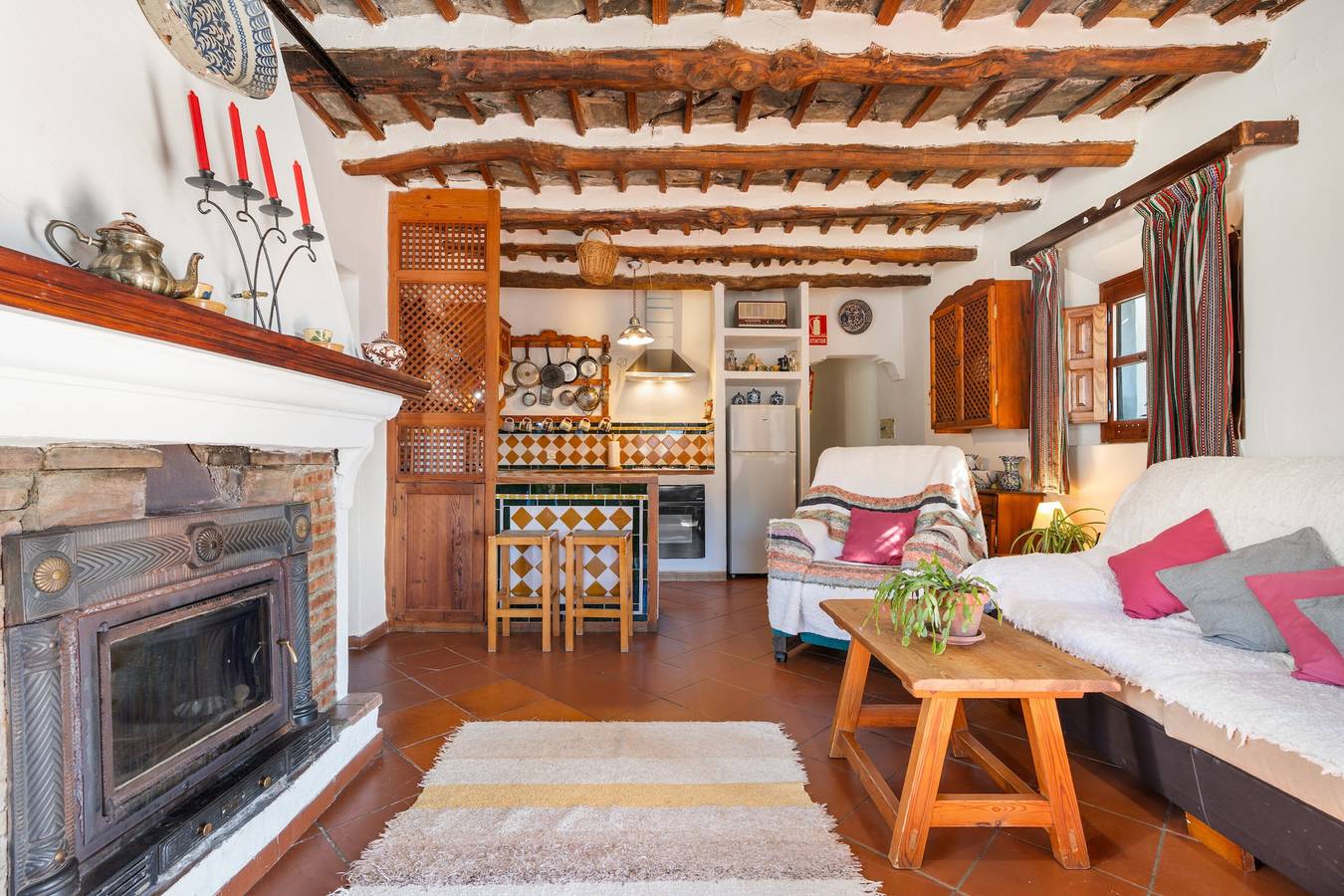 Country House 'Casa De La Fuente' with Mountain View, Private Terrace and Wi-Fi in Bubión, Granada Province