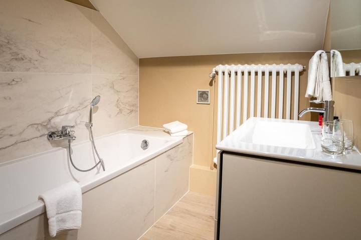 Location de vacances pour 4 personnes, avec jardin ainsi que vue et terrasse à Paliseul - 3