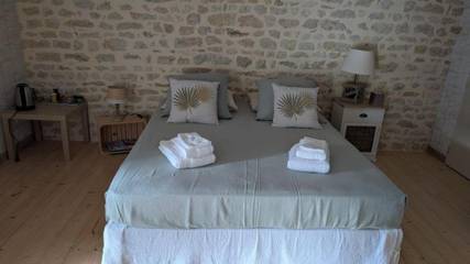 Cottage pour 2 personnes, avec piscine et jardin à Bernay-Saint-Martin