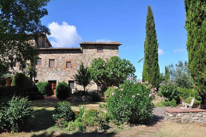 Agriturismo per 6 persone, con giardino e piscina in Castellina in Chianti