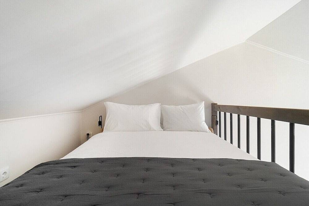 Sunny Studio Stay in Central Oeiras in Oeiras, Costa de Lisboa