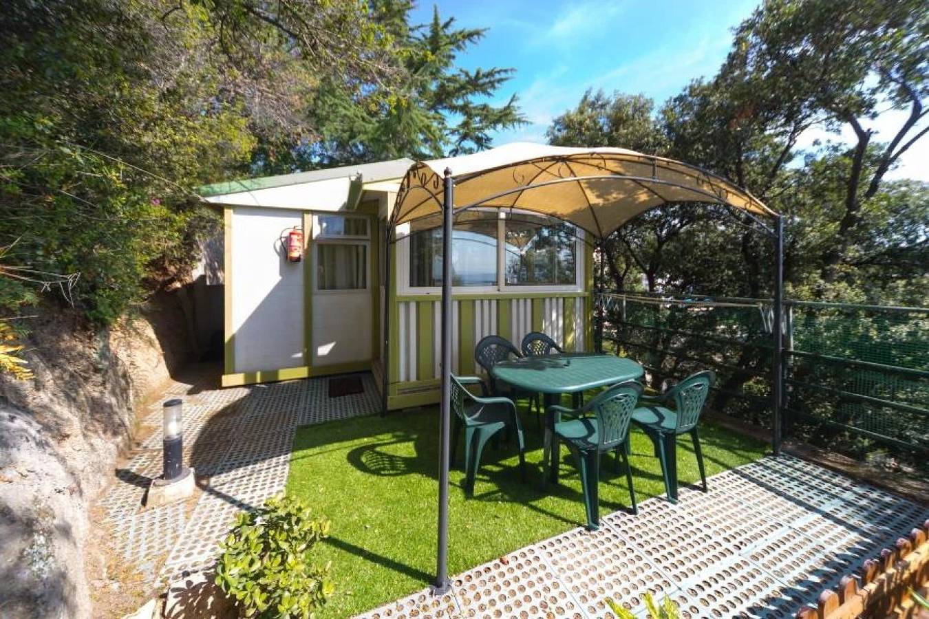 Zecamping 3 étoiles familial 200m plage piscine locatif Tv clim 28m2 in Calella, Costa del Maresme
