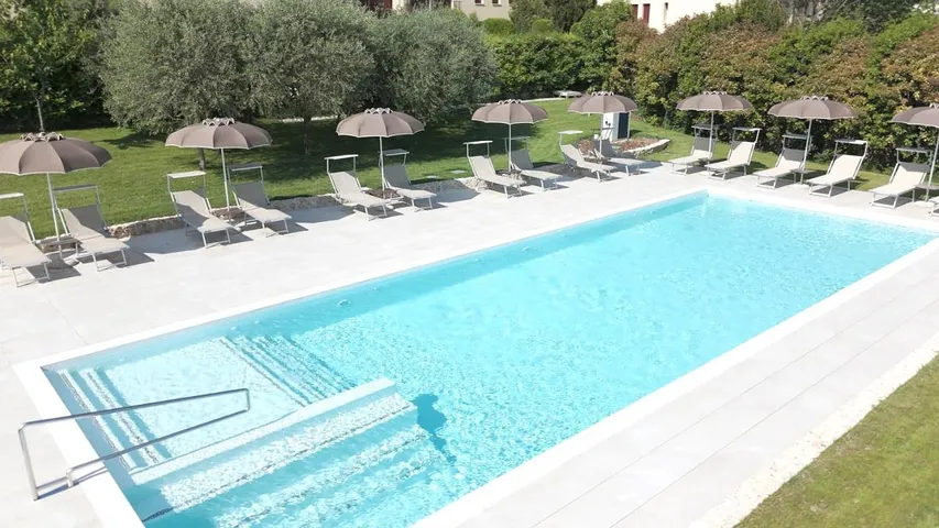 Hotel for 3 people, with garden and terrace as well as pool, with pets - 1