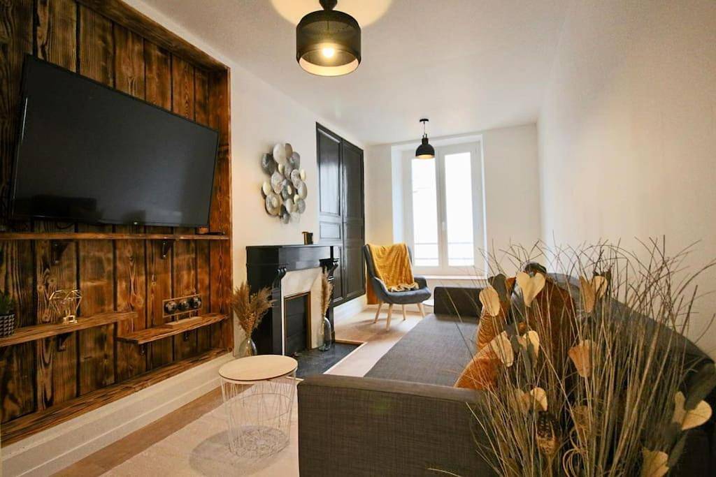 Appartement entier, One-Bedroom Apartment in Brioude, Haute-Loire