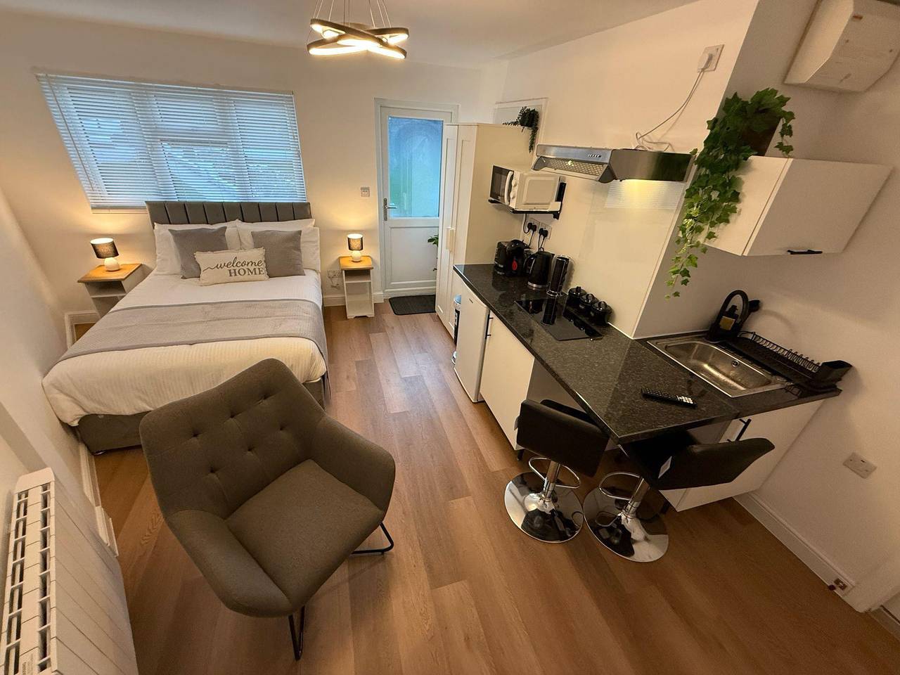 Studio entier, Brand New Renovated- Free Parking- Garden- Smarttv in Woodley, Berkshire