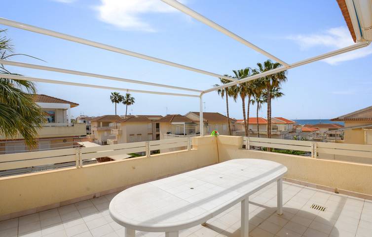 Appartement de vacances entier, Appartement vue mer avec WiFi, climatisation et parking près de la plage de Marina di Ragusa in Ragusa, Province de Ragusa