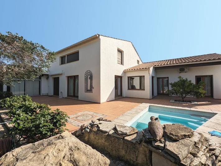Chalet para 14 personas, con jardín además de piscina y terraza, Se admiten mascotas - 1