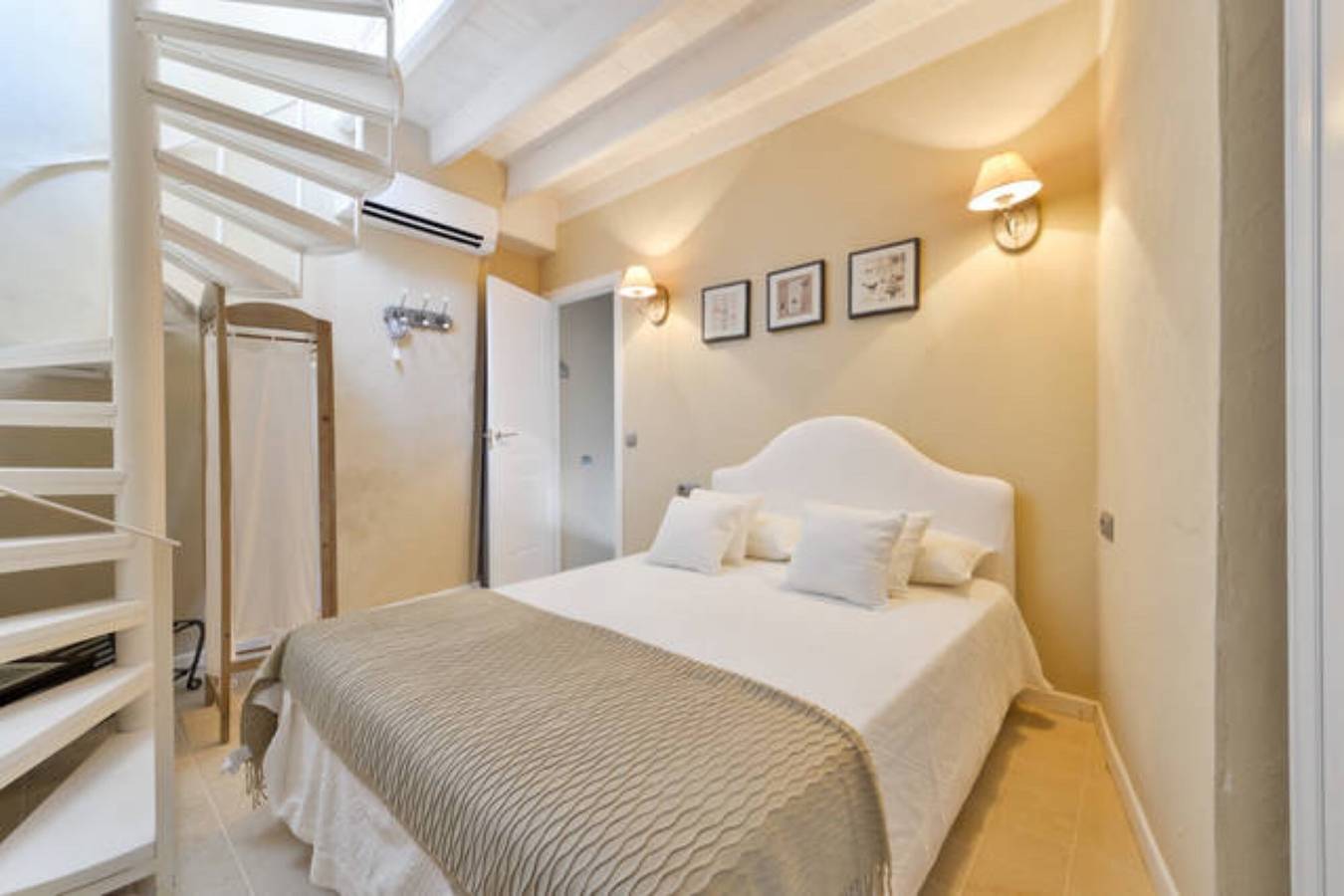 Appartement 'Dalt Vila' met Uitzicht op Zee, Wi-Fi en Airconditioning, foto 9