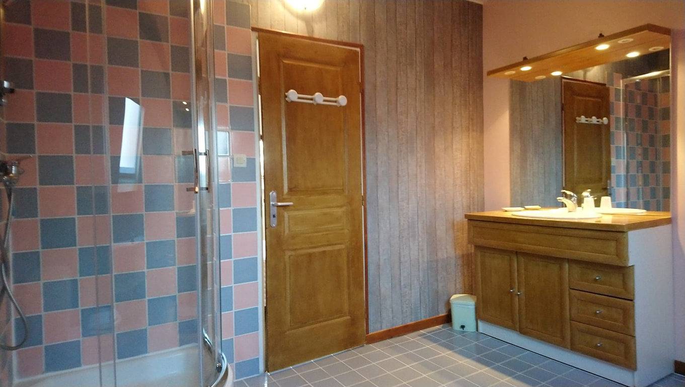 La Ferme du Château chambres d'hôtes et table d'hôtes - Chambre familiale in Tresnay, Nièvre