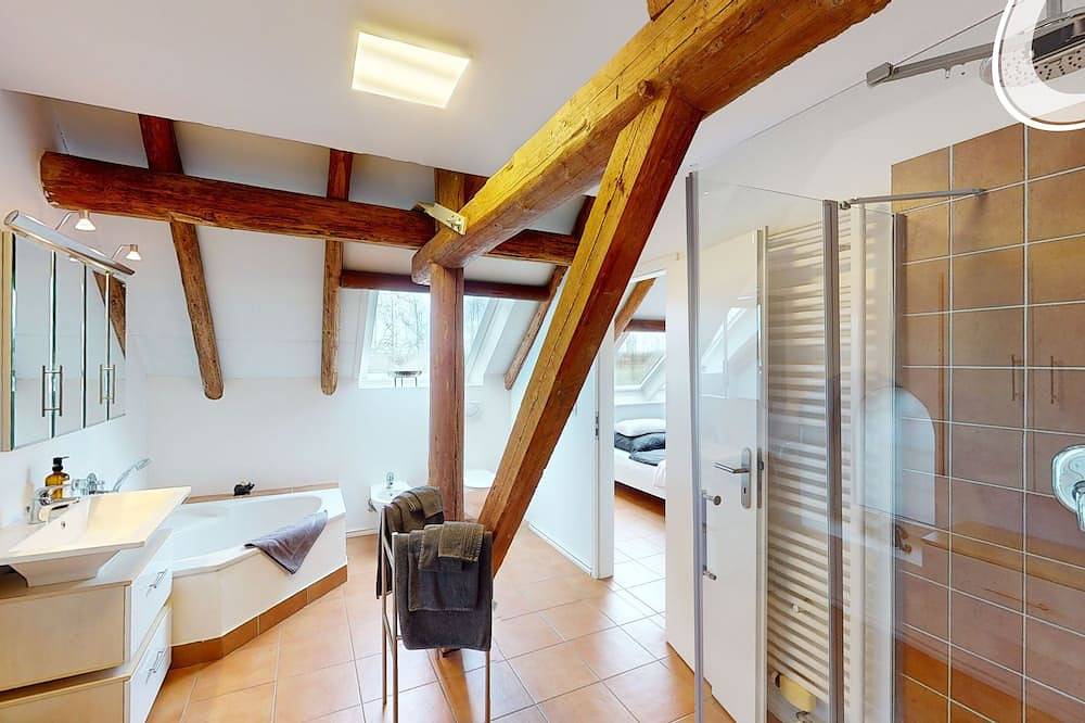 Ganze Wohnung, Gulfhof-Ferien Briese Ferienwohnung Döschdeel - Urlaub im Historischen Denkmal in Großheide, Landkreis Aurich