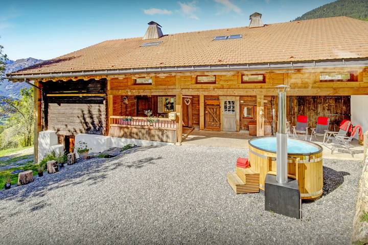 Chalet pour 7 personnes, avec sauna ainsi que jacuzzi et jardin, adapté aux familles à Manigod - 2