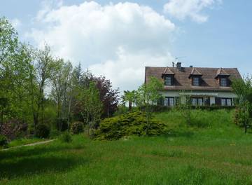 Gîte pour 6 personnes, avec terrasse et jardin à Maurs