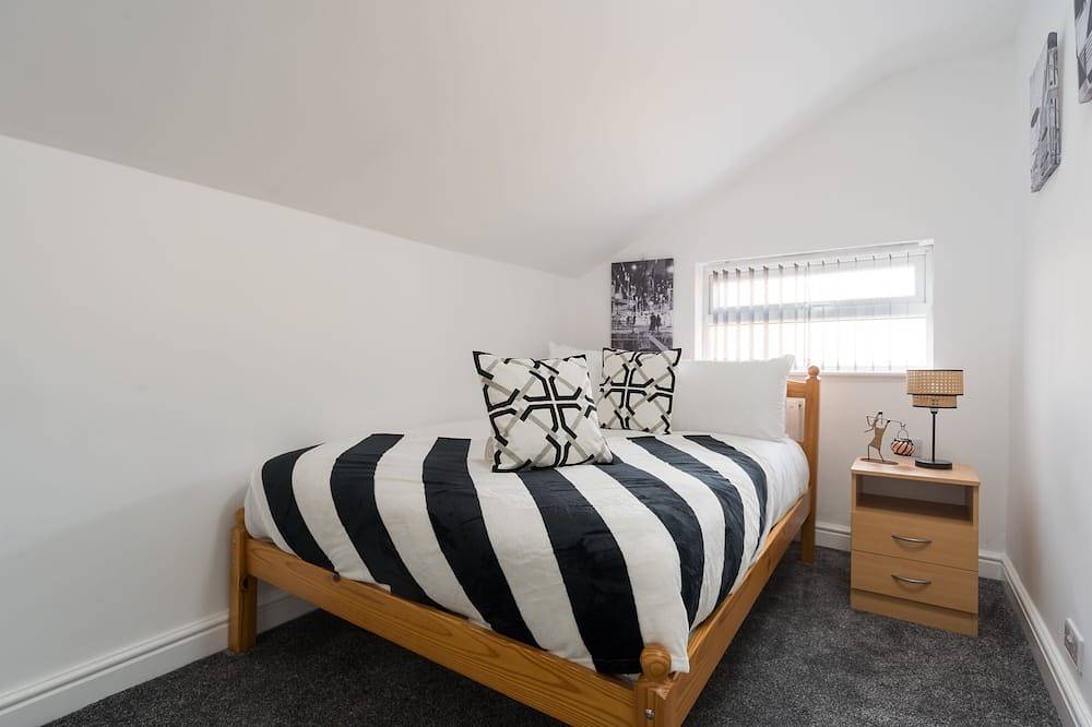 Adom Home Away From Home By Jesouth in Kingston-upon-Hull, Yorkshire and the Humber