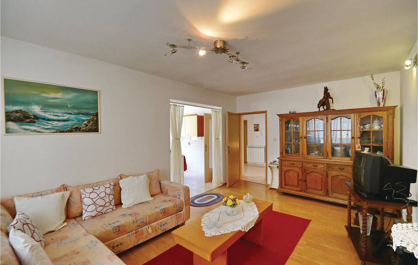 Charmantes Apartment mit 1 Schlafzimmer, Garten und Terrasse, 1 km vom Stadtzentrum von Vinez entfernt in Vinez, Ostküste Istrien