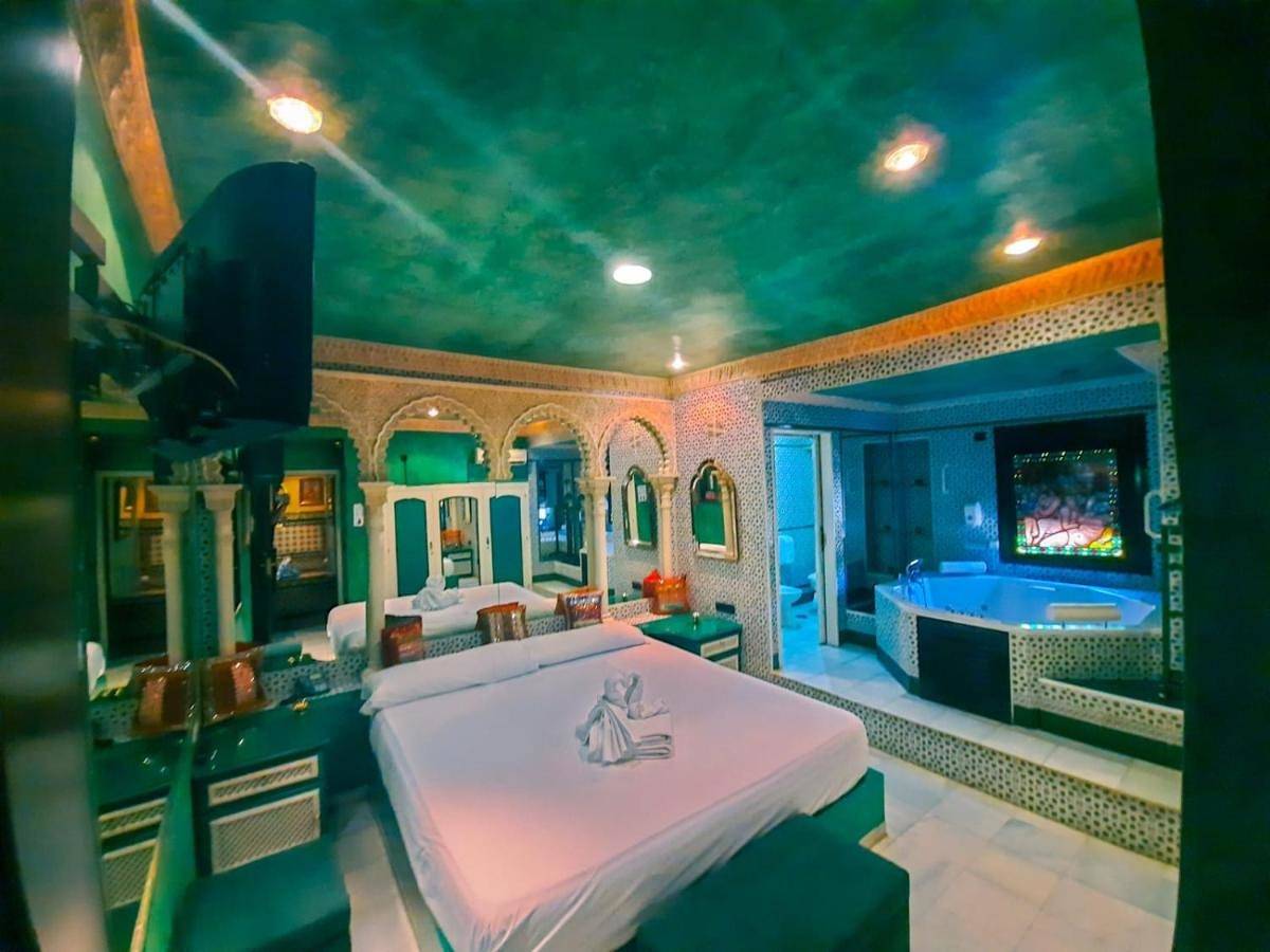 Casa de huéspuedes para 1 persona con jacuzzi in Cerro-Amate, Sevilla